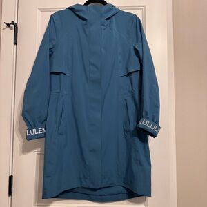 Lululemon teal blue rain rebel jacket Size 8